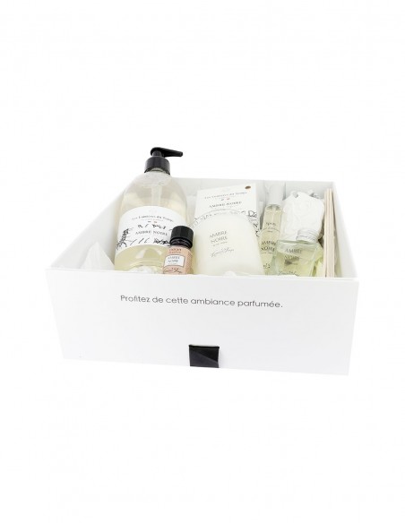 Coffret bougie 180gr + diffuseur 50ml + spray 30ml + extrait 15ml + savon 100gr + lavant mains + 1 coeur Ambre noire | Les Lumières du Temps