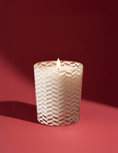 Bougie Végétale 180 g Pomme d'Amour ; un parfum gourmand et sucré qui rappelle des souvenirs.