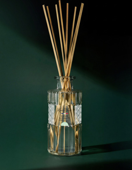 Diffuseur de Parfum 200 ml Cèdre et Cyprès ; un duo de parfum aux fragrances boisées.