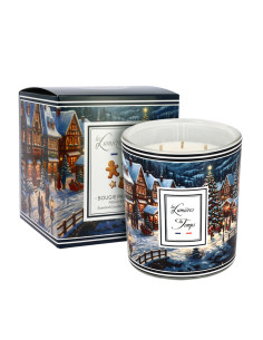 Une bougie généreuse inspirée de l'atmosphère féerique des marchés de Noël enneigé, diffusant un parfum gourmand et épicé.